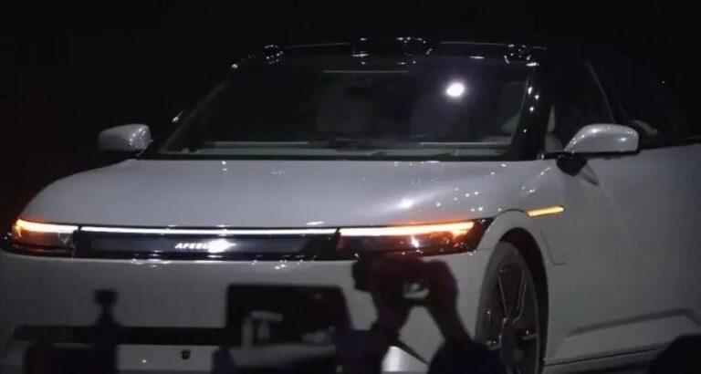 Sony apresenta Afeela: carro elétrico com controle DualSense a US$ 50 mil