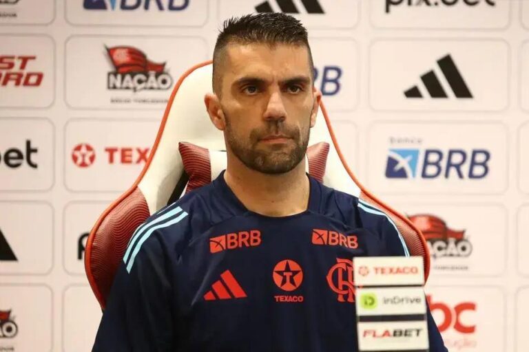 Flamengo apresenta novo assistente de Boto: qual seu papel na reestruturação?