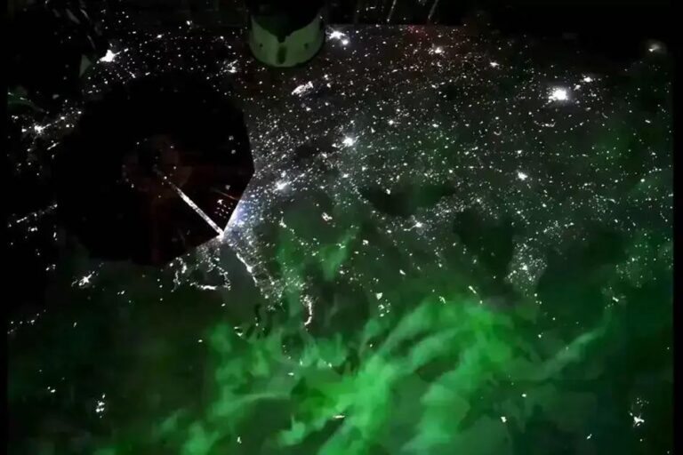 Astronauta registra uma deslumbrante aurora verde da ISS em janeiro