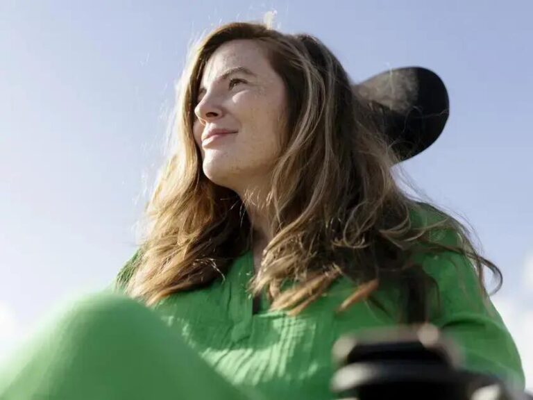 Nicky Newman: Como uma mulher com doença terminal brilha no TikTok