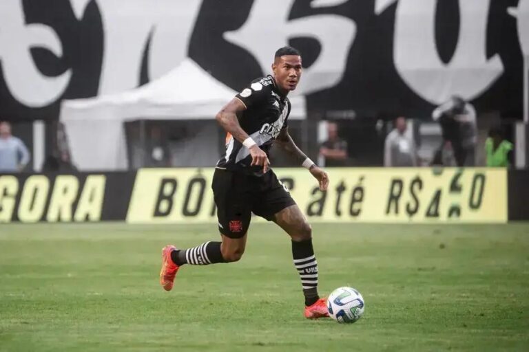 Vasco se coloca à disposição do mercado e abre negociações com volantes